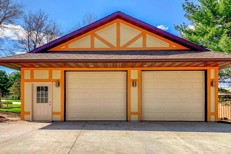 2 car detached garage construction project in Cedar Falls, Iowa